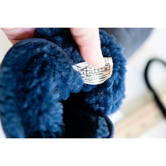 UGG Blue short boots bootie size 6 fur lined suede - Picture 7 of 7